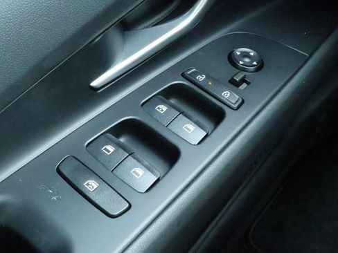 New 2025 Hyundai Elantra SEL image 13