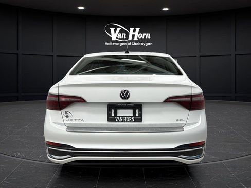 Used 2023 Volkswagen Jetta SEL FWD image 6