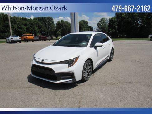 Used 2022 Toyota Corolla SE FWD image 3
