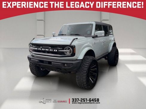 Used 2024 Ford Bronco Outer Banks AWD/4WD image 1