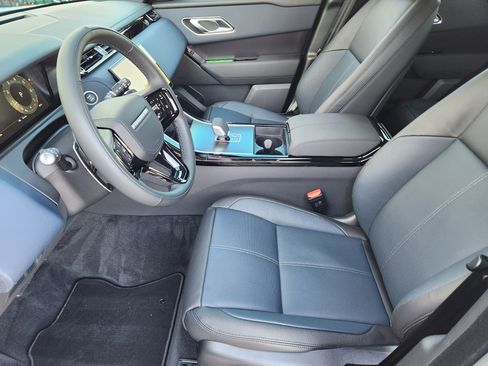 New 2026 Land Rover Range Rover Velar Dynamic SE image 13