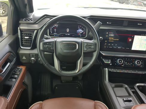 Used 2024 GMC Sierra 2500 Denali Ultimate image 16