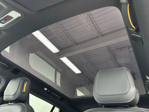 Used 2025 Rivian R1S Adventure image 37