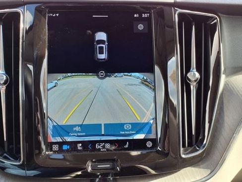 Used 2023 Volvo XC60 B5 Plus w/ Climate Package image 28