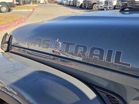 New 2025 Jeep Gladiator Sport image 7