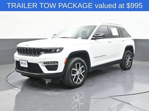Used 2024 Jeep Grand Cherokee Limited w/ Trailer Tow Package AWD/4WD image 3
