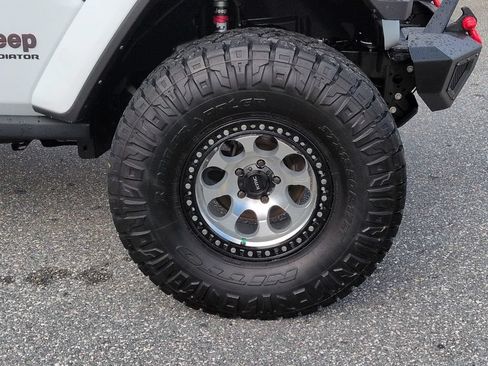 Used 2022 Jeep Gladiator Rubicon AWD/4WD image 11