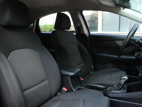 Used 2020 Kia Forte LXS FWD image 28