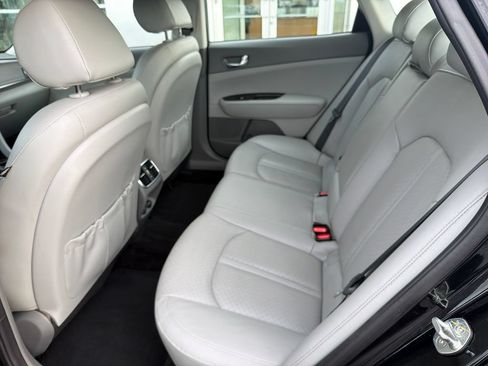Used 2018 Kia Optima EX w/ Premium Package FWD image 22