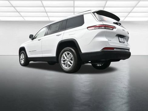 New 2025 Jeep Grand Cherokee L Laredo image 22