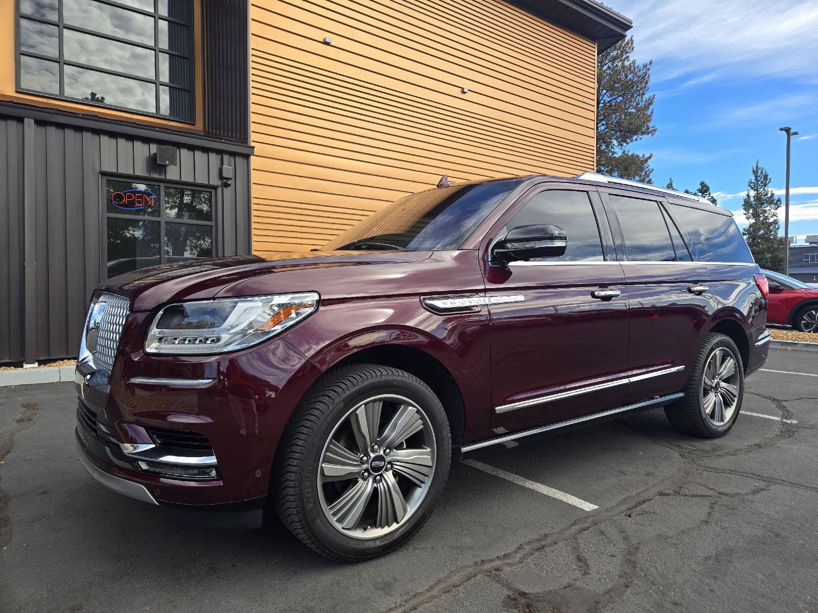 Used 2018 Lincoln Navigator Reserve w/ Technology Package AWD/4WD image 1