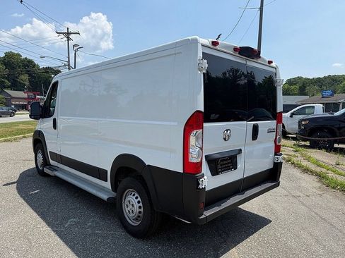 Used 2025 RAM ProMaster 2500 w/ U-Haul Equipment Group FWD image 17