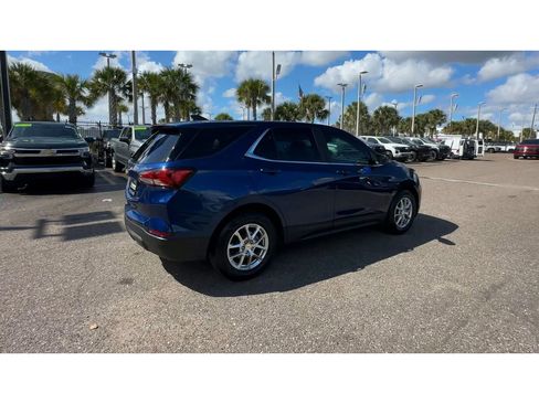 Used 2022 Chevrolet Equinox LT FWD image 2
