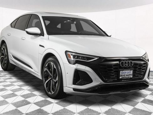 Used 2024 Audi Q8 e-tron Premium Plus w/ Premium Plus Package AWD/4WD image 11