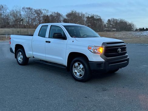 Used 2014 Toyota Tundra SR image 8