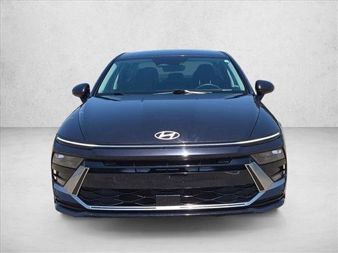 Used 2025 Hyundai Sonata SEL FWD image 2