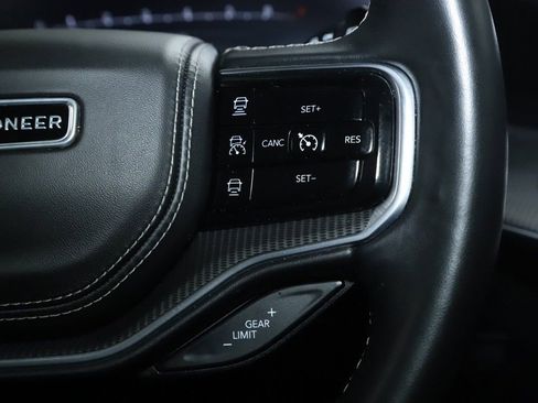 Used 2022 Jeep Grand Wagoneer Series II image 27