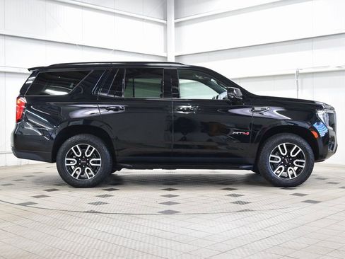 Used 2024 GMC Yukon AT4 w/ Technology Package image 9
