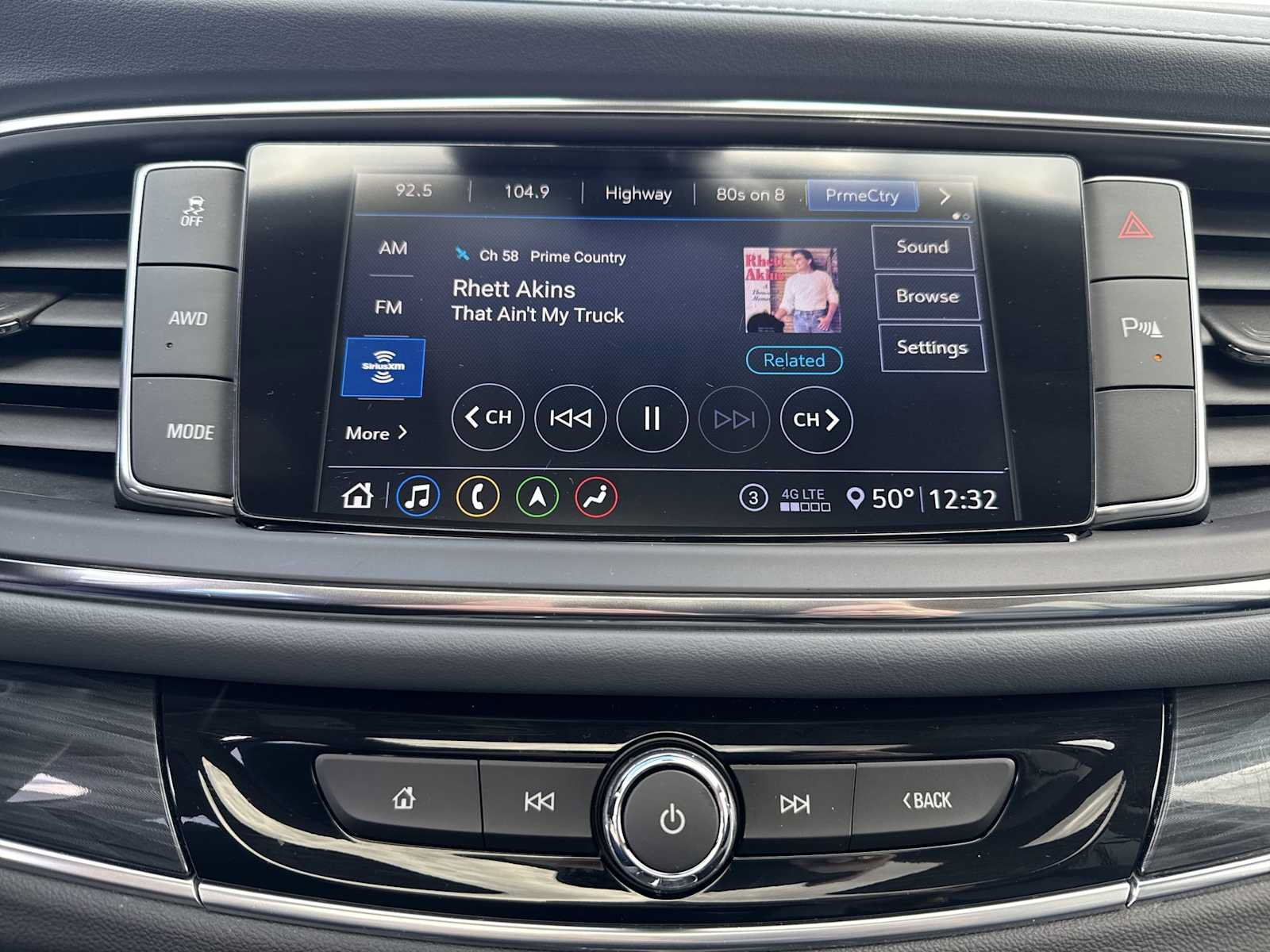 Certified 2021 Buick Enclave Essence w/ Sound and Sites Package AWD/4WD image 17