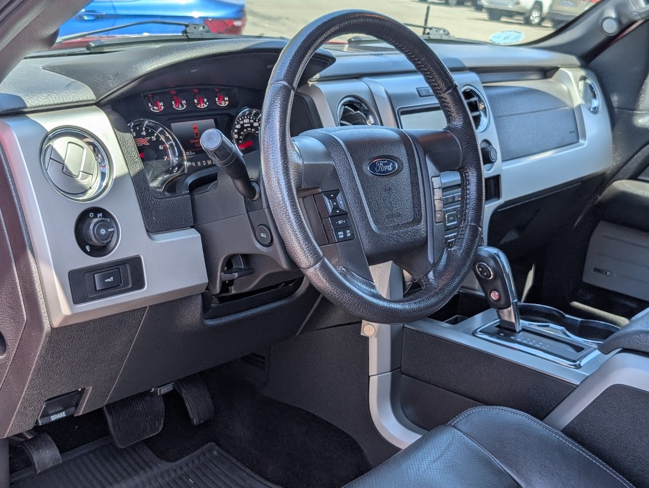 Used 2014 Ford F150 FX4 w/ Equipment Group 402A Luxury AWD/4WD image 13