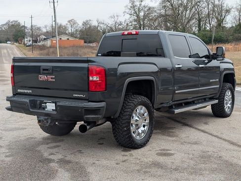 Used 2017 GMC Sierra 2500 Denali w/ Duramax Plus Package image 7