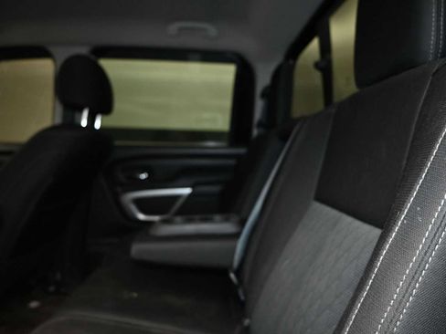 Used 2017 Nissan Titan SV AWD/4WD image 19