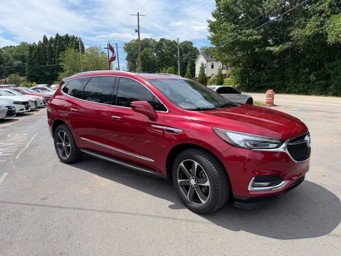 Used 2019 Buick Enclave Premium w/ Experience Buick Package FWD image 3