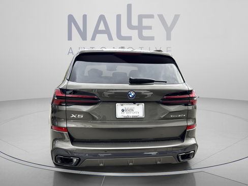 Used 2026 BMW X5 xDrive50e w/ M Sport Package AWD/4WD image 4