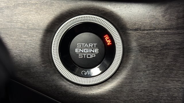 Used 2022 Jeep Grand Cherokee Overland w/ Luxury Tech Group IV AWD/4WD image 38