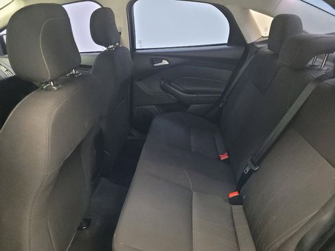 Used 2018 Ford Focus SE FWD image 18