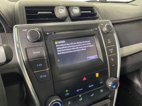 Used 2015 Toyota Camry SE FWD image 7