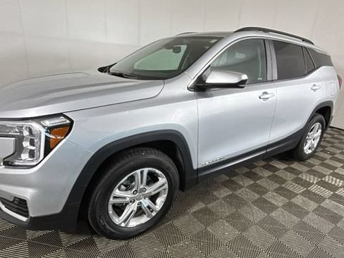 Used 2022 GMC Terrain SLE w/ Driver Convenience Package AWD/4WD image 6
