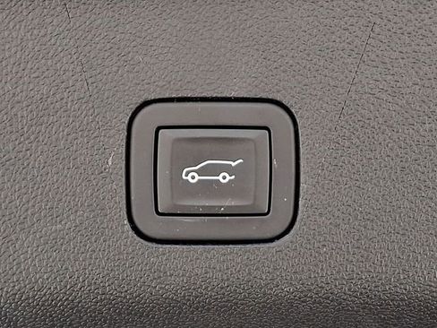 Certified 2025 Cadillac Escalade Sport Platinum w/ LPO, Floor Liner Package AWD/4WD image 29