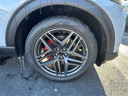 New 2026 Ford Explorer ST-Line w/ ST-Line Street Pack image 12