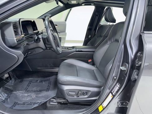 Used 2023 Toyota Crown XLE image 13