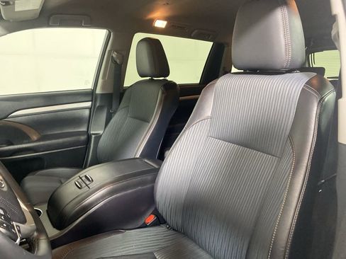 Used 2015 Toyota Highlander Plus image 12