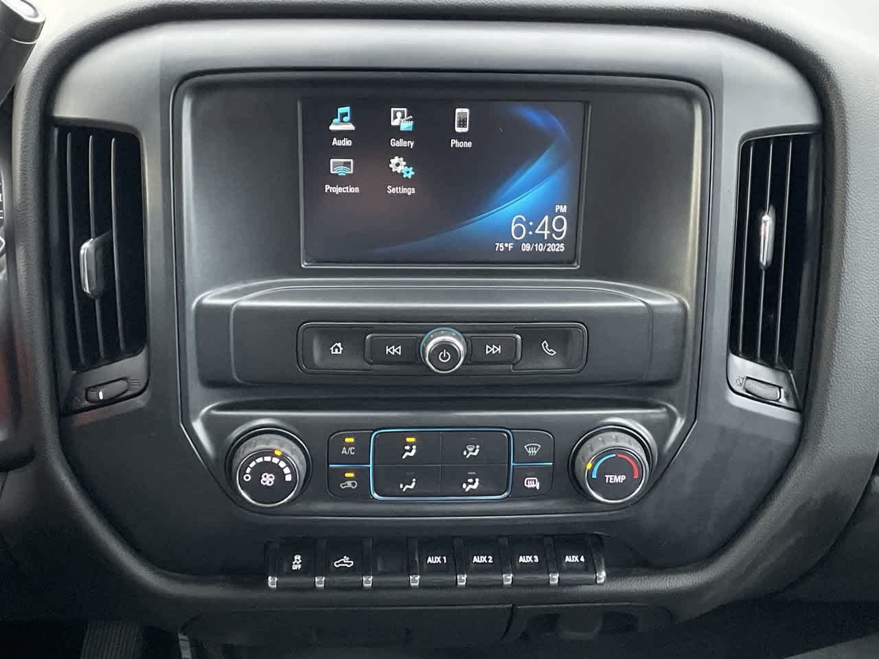 Used 2019 Chevrolet Silverado 2500 W/T AWD/4WD image 13