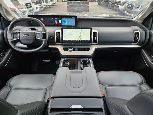 Used 2025 Ford Expedition Active AWD/4WD image 47