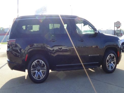 Certified 2024 Jeep Wagoneer 4WD w/ Premium Group I image 5