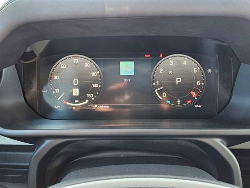 New 2024 Land Rover Defender 110 SE image 23