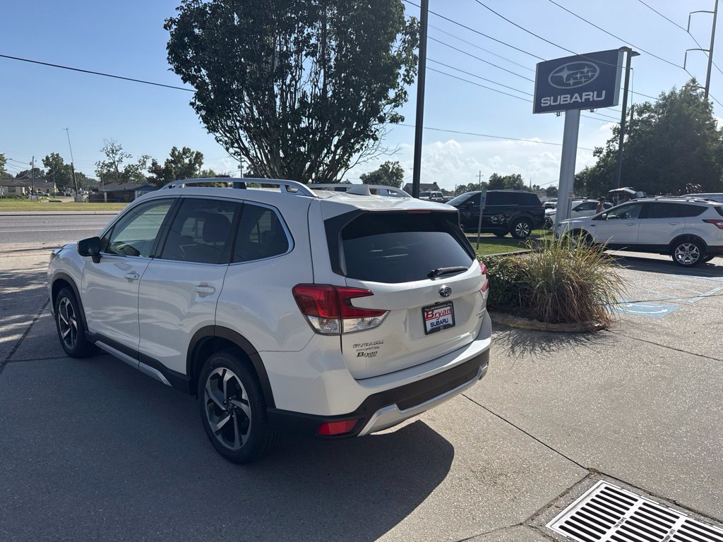 Used 2022 Subaru Forester Touring AWD/4WD image 5