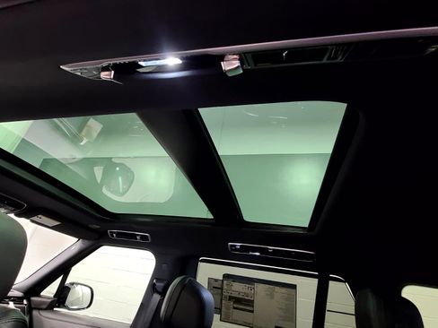 New 2026 Land Rover Range Rover Long Wheelbase SE image 15