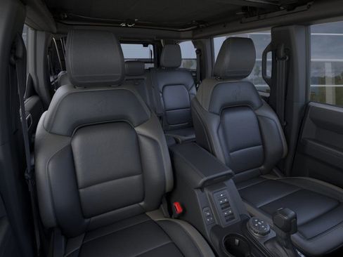 New 2025 Ford Bronco Outer Banks w/ Sasquatch Package image 10