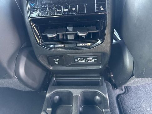 Used 2024 Jeep Grand Cherokee L Limited w/ Black Appearance Package image 17