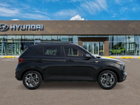 New 2026 Hyundai Venue FWD image 7
