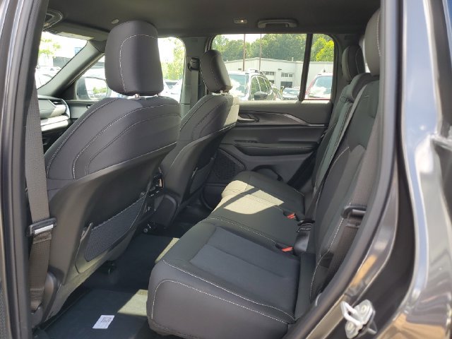 New 2026 Jeep Grand Cherokee Laredo AWD/4WD image 13