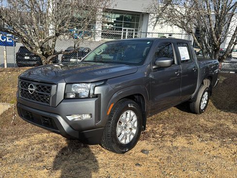 Used 2022 Nissan Frontier SV image 1