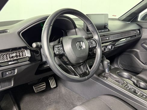 Used 2025 Honda Civic Sport image 3