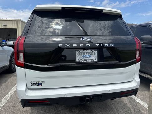 New 2026 Ford Expedition Active RWD image 5