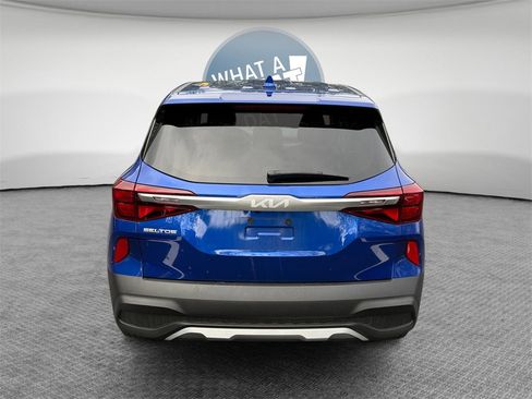 Certified 2023 Kia Seltos LX image 4